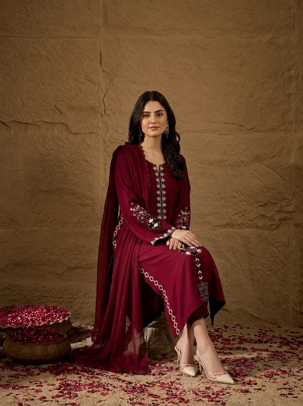 Maroon_Chanderi_Silk_Regular_Embroidered_Kurta_Set_For_Women