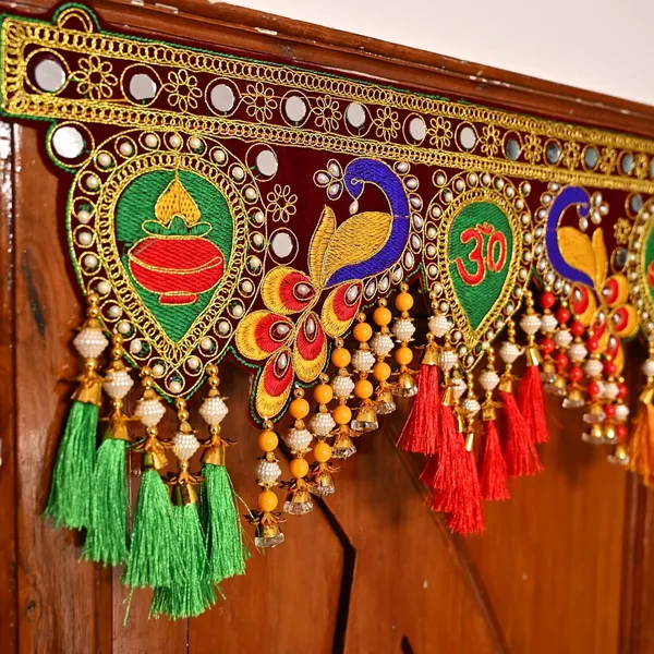 Peacock_Door_Hanging_Toran_Detailed_Peacock_Design_For_Wall_And_Door_Decor_Festival_And_Diwali_Decoration_Traditional_Indian_Home_Decor_Multicolour