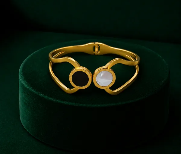 Gold_Alloy_Pearl_Anti-Tarnish_Kada_Bracelet_For_Women