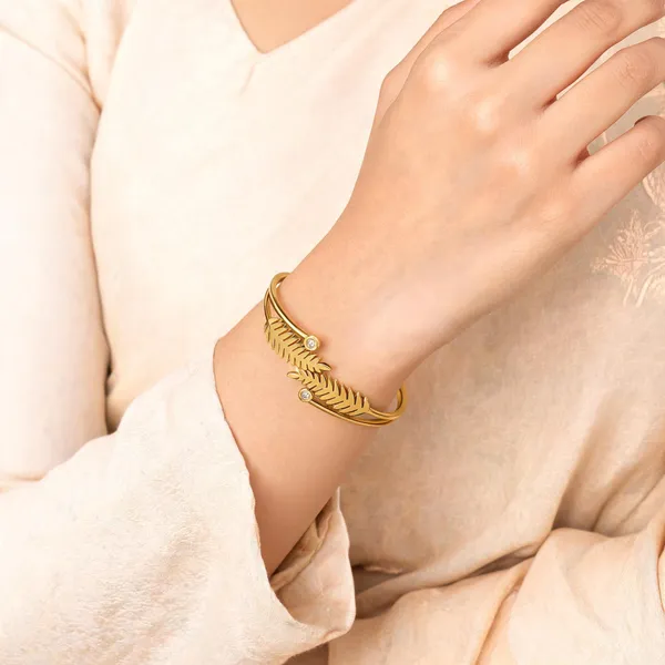 Gold_Alloy_Sleek_Anti-Tarnish_Kada_Bracelet_For_Women