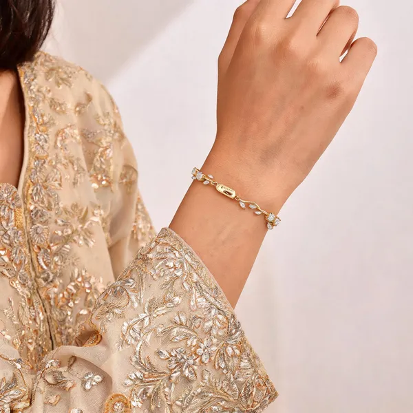 Gold_Crystal_Alloy_White_Crystal_Bracelet_For_Women