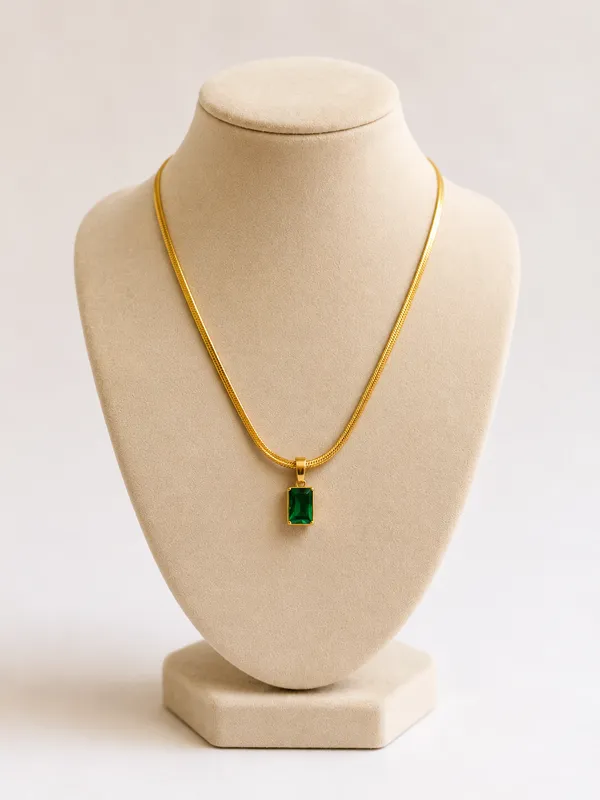Gold_Green_Alloy_Pendant_Western_Necklace_For_Women