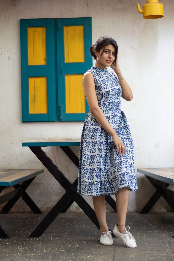 Blue_Pure_Cotton_Floral_Pleated_Flare_Dress_For_Women