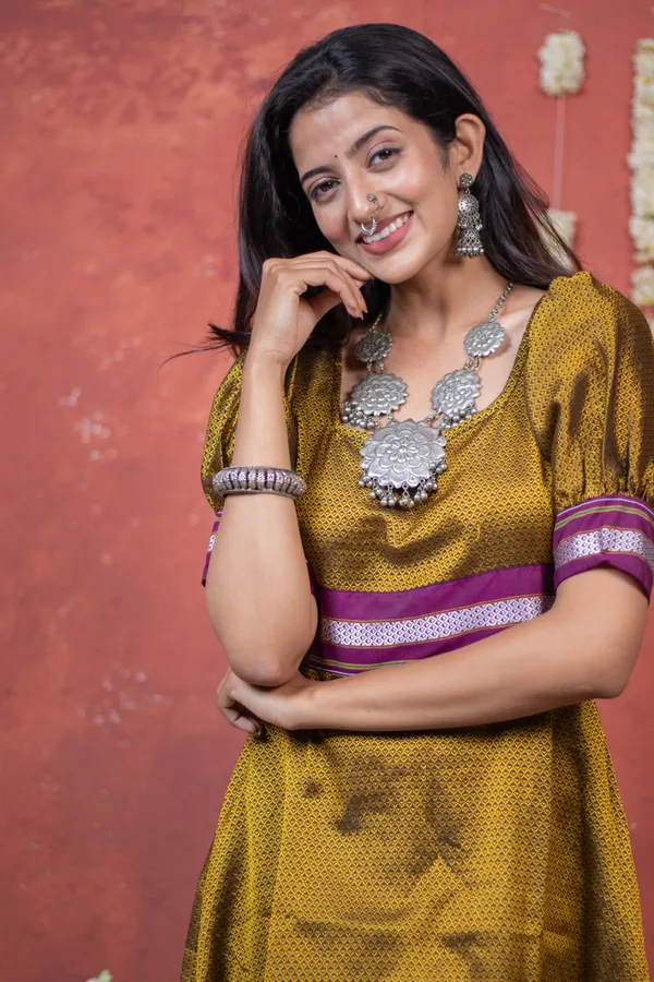 Gold_Khunn_Elbow_Sleeve_Dress_For_Women