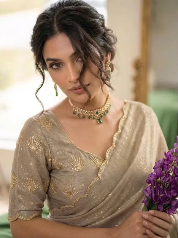 Chiku_Star_Georgette_Saree_With_Blouse_Piece_For_Women