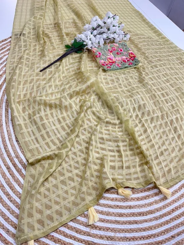 Yellow_Star_Georgette_Striped_Saree_For_Women