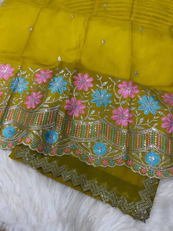 Yellow_Star_Georgette_Embroidered_Saree_For_Women