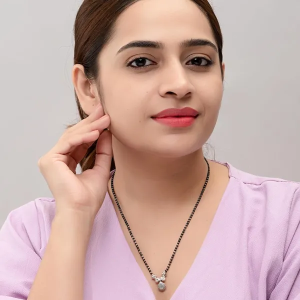 Black_Beaded_Silver_Toned_Teardrop_Pendant_Mangalsutra_For_Women