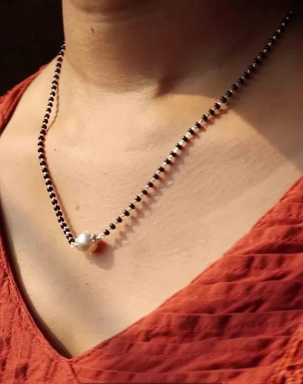 Black_Beaded_Silver_Chain_Pearl_Pendant_Mangalsutra_For_Women_Pack_Of_1