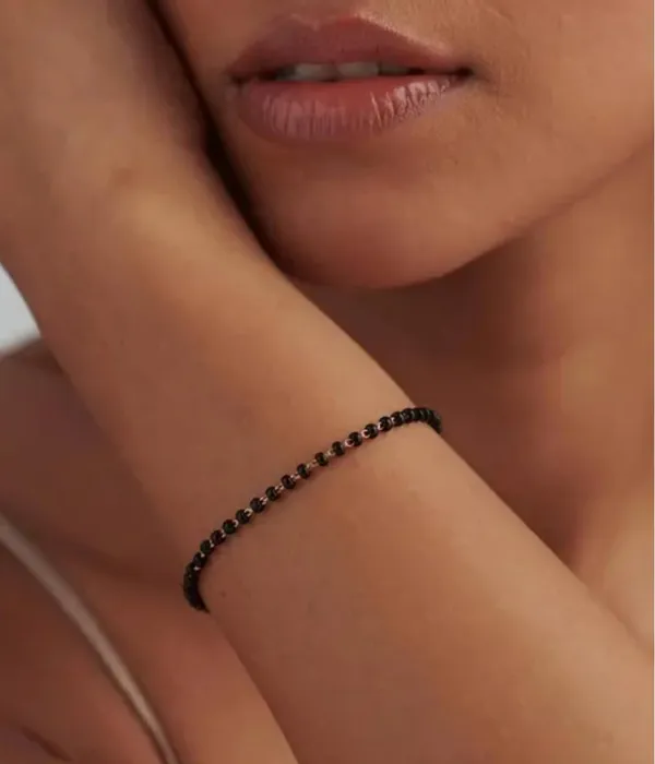 Black_Beaded_Silver_Chain_Bracelet_For_Women_Pack_of_1