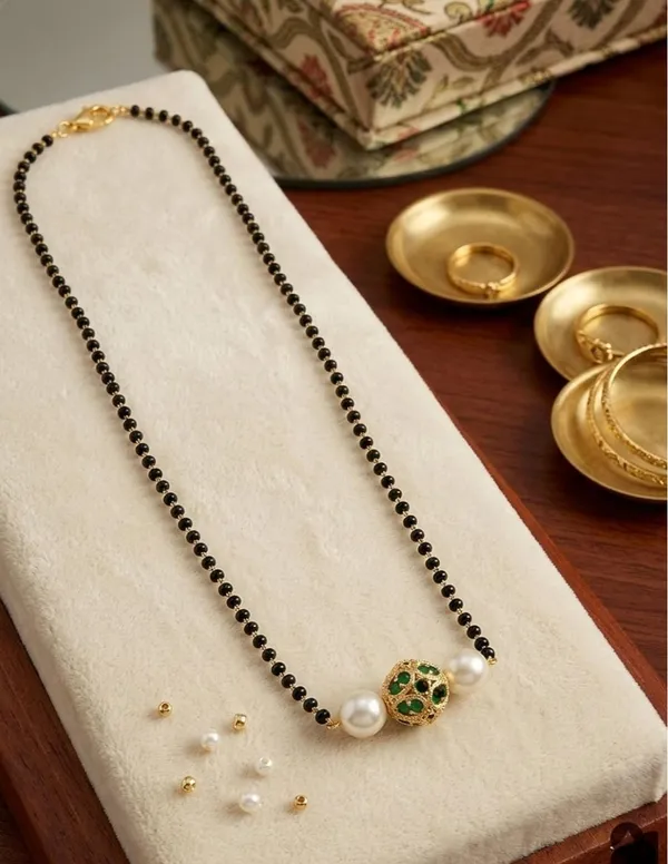 Black_Beaded_Gold_Toned_Pearl_Pendant_Mangalsutra_For_Women