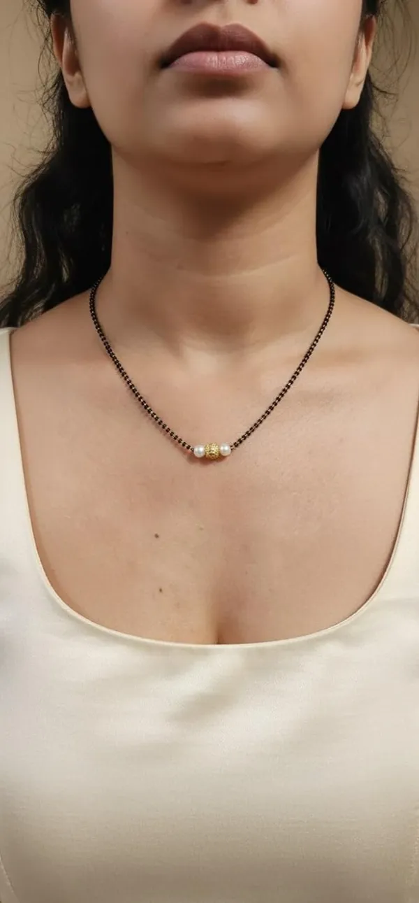 Black_Alloy_Crystal_Pendant_For_Women
