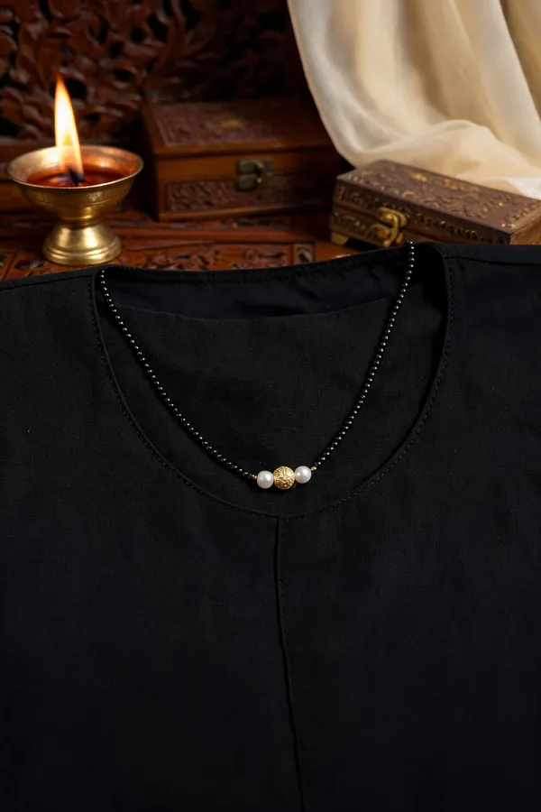 Black_Alloy_Crystal_Pendant_For_Women