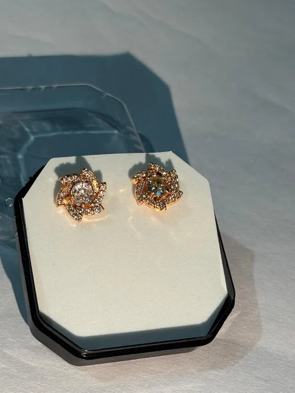 Rose_Gold_Floral_Crystal_Stud_Earrings_For_Women