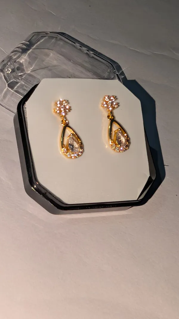 Gold_Plated_Crystal_Drop_Earrings_For_Women