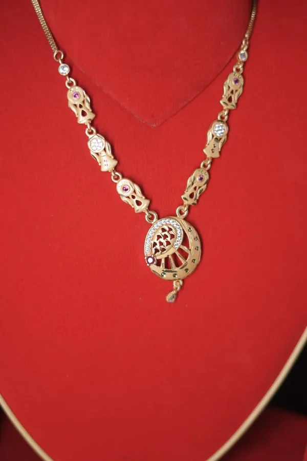 Gold_Plated_Peacock_Design_Necklace_Set_With_Matching_Earrings