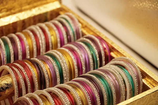 Multicolor_Embellished_Bangle_Set_For_Women