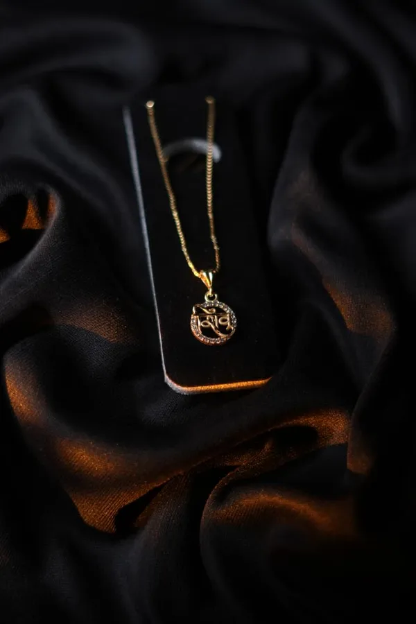 Gold_Plated_Om_Pendant_Necklace_With_Chain
