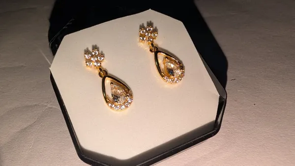 Gold_Plated_Crystal_Drop_Earrings_For_Women