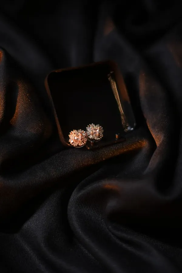 Rose_Gold_Crystal_Cluster_Stud_Earrings_For_Women