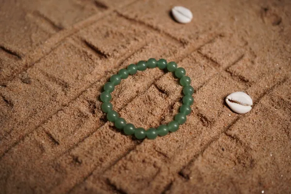 Green_Natural_Stones_Aventurine_Bracelet_For_Crystal_Enthusiasts,_Spiritual_Practitioners,_Home_Decorators