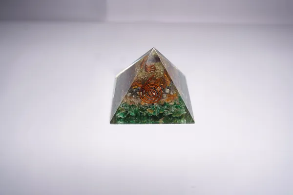 Multicolor_Natural_Stones_Magnet_Pyramid_For_Crystal_Enthusiasts,_Spiritual_Practitioners,_Home_Decorators