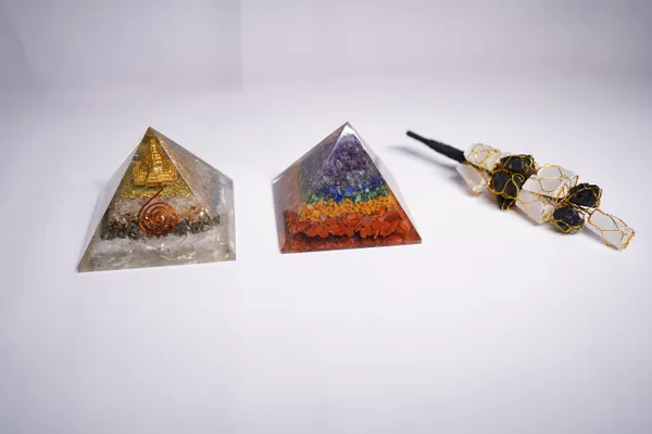 Multicolor_Natural_Stones_Healing_And_Reiki_Crystals_For_Crystal_Enthusiasts,_Spiritual_Practitioners,_Home_Decorators_Pack_Of_3