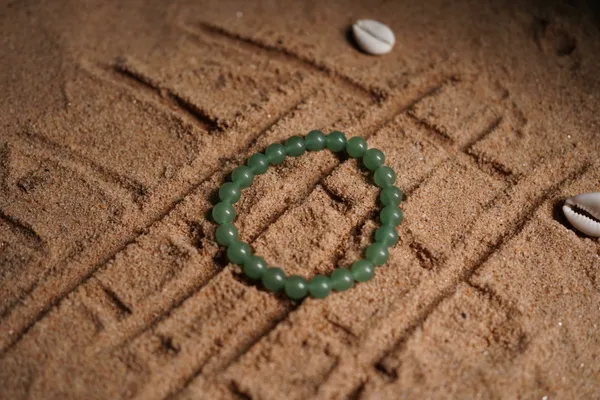 Green_Natural_Stones_Aventurine_Bracelet_For_Crystal_Enthusiasts,_Spiritual_Practitioners,_Home_Decorators