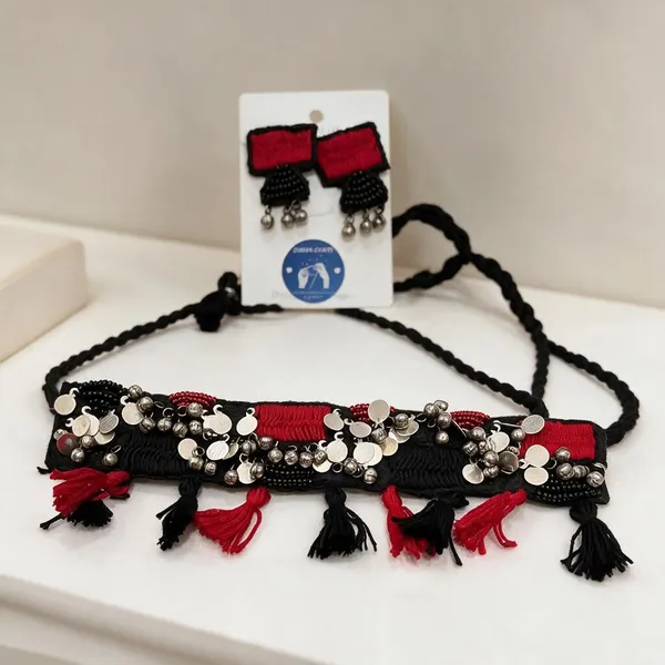 Red_And_Black_Cotton_Traditional_Design_Choker_Necklace_For_Women