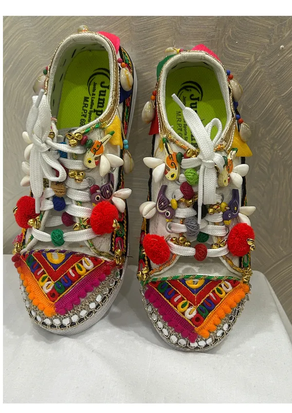 Multicolor_Cotton_Traditional_Design_Shoes_For_Women