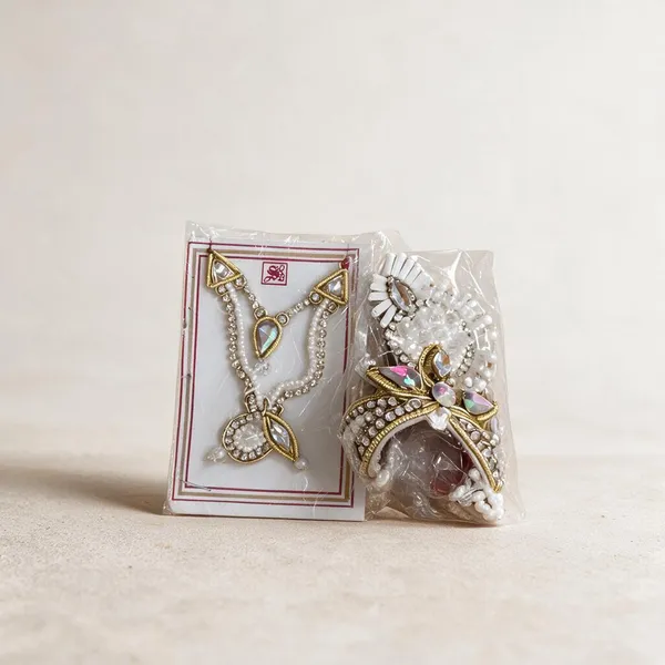 White_Stone_God_Mukut_And_Necklace