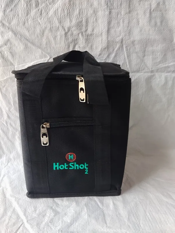 Black_Polyester_Zippered_Lunch_Bag_For_Adults