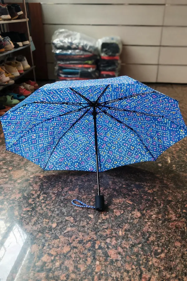 Blue_Polyester_Geometric_Print_Foldable_Umbrella_For_Adults