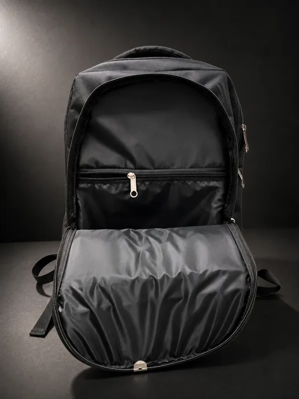 Black_Polyester_Casual_Backpack_For_Adults