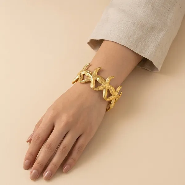 Gold_Starfish_Design_Open_Cuff_Bracelet_For_Women