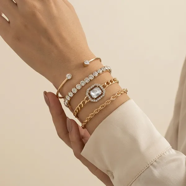 Gold_Plated_Studded_Bracelet_Set_For_Women