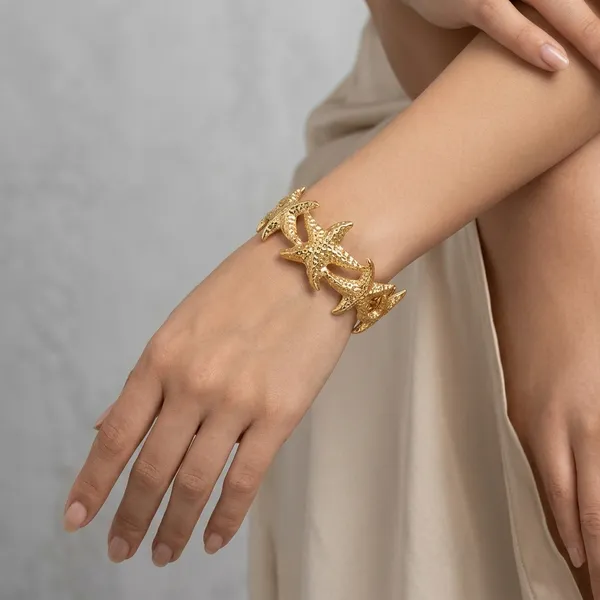 Gold_Textured_Starfish_Cuff_Bracelet_For_Women