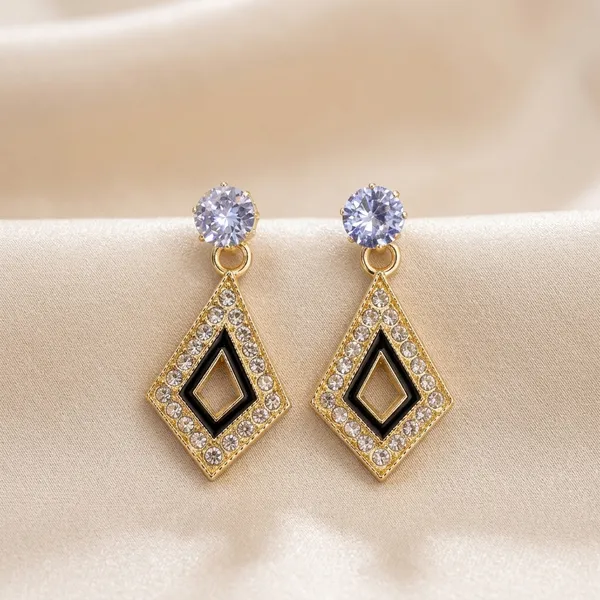 Gold_Toned_Kite_Shape_Crystal_Studded_Drop_Earrings_For_Women