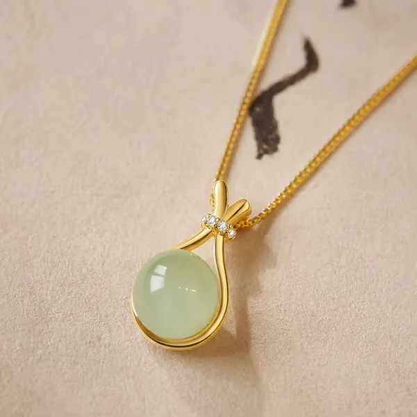 Gold_Plated_Jade_Green_Stone_Pendant_Necklace_For_Women