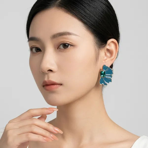 Blue_Enamel_Floral_Stud_Earrings_With_Emerald_Stone_For_Women