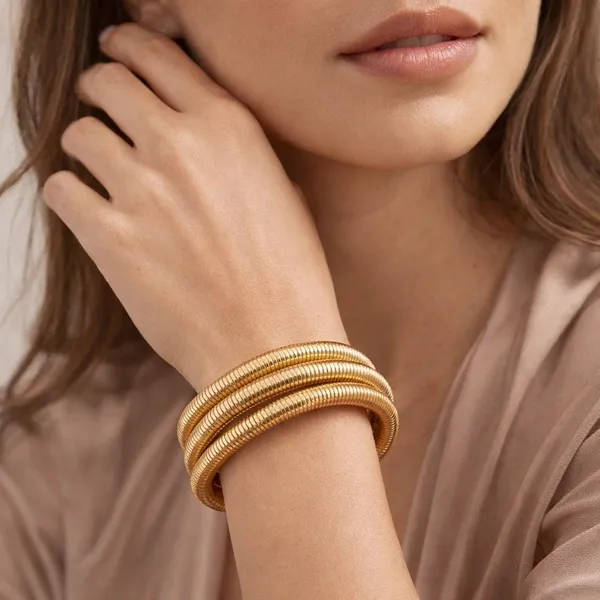 Gold_Toned_Interlocked_Snake_Chain_Bangle_For_Women