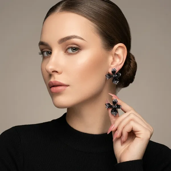 Black_Crystal_Studded_Cross_Stud_Earrings_For_Women