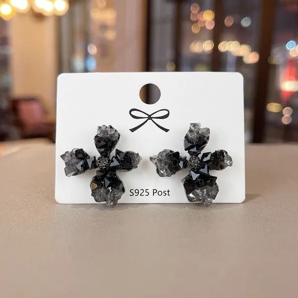 Black_Crystal_Studded_Cross_Stud_Earrings_For_Women