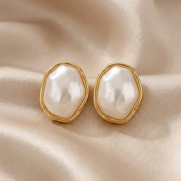 Gold_Toned_Mother_Of_Pearl_Stud_Earrings_For_Women