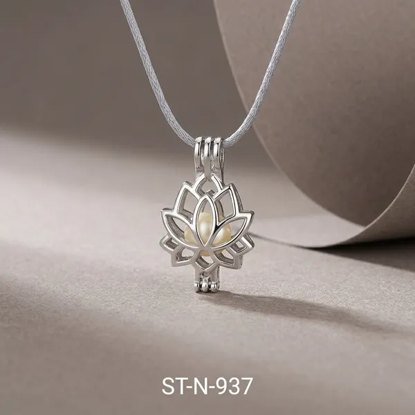 Silver_Lotus_Pendant_Necklace_For_Women