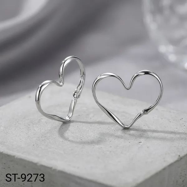 Silver_Toned_Heart_Shaped_Hoop_Earrings_For_Women