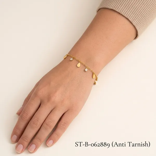 Gold_Plated_Anti_Tarnish_Charm_Bracelet_For_Women