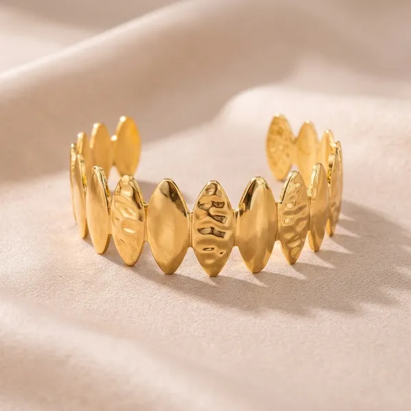 Gold_Textured_Oval_Link_Cuff_Bangle_For_Women