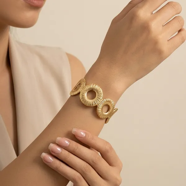 Gold_Textured_Circular_Ring_For_Women