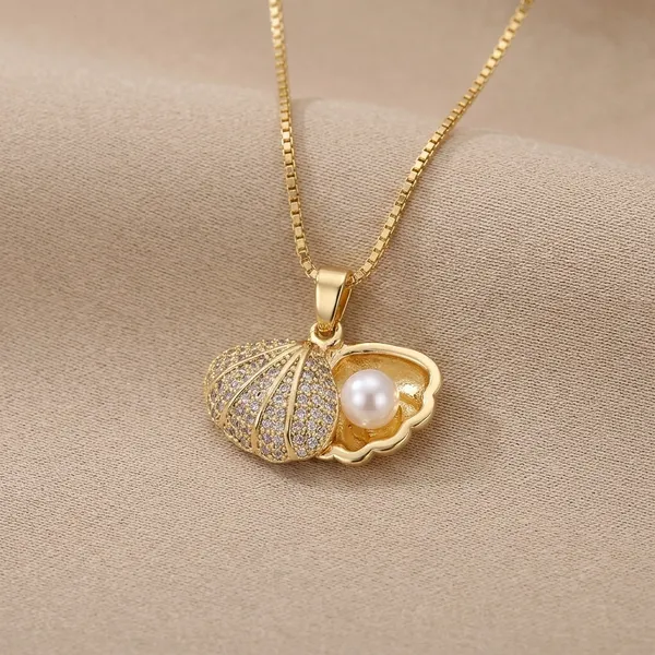 Gold_Toned_Shell_Pearl_Pendant_Necklace_For_Women
